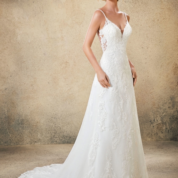 Brand new Morilee Wedding Dress, size 10 - Picture 2 of 5